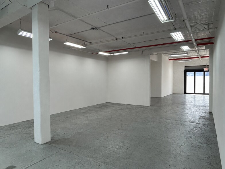 More Photos Of 109 Ingraham St, Brooklyn Loft Creative Space For Lease