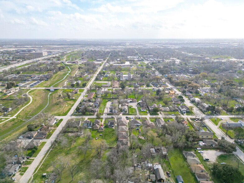 More Photos Of 4905 Kashmere St, Houston Apartments For Sale