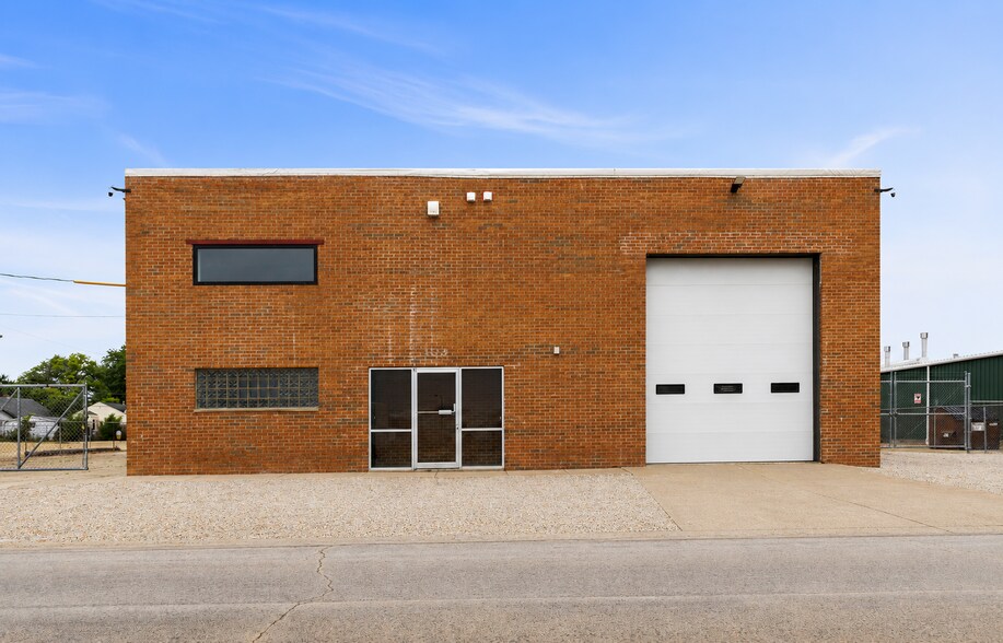 Primary Photo Of 103 Quarry Rd, Rochelle Warehouse For Sale