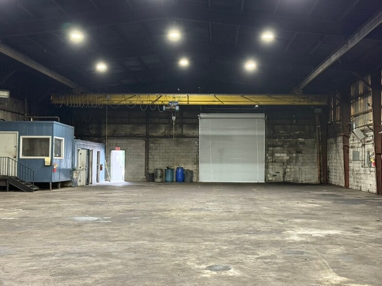 More Photos Of 2514 W Point Ave, College Park Manufacturing For Lease