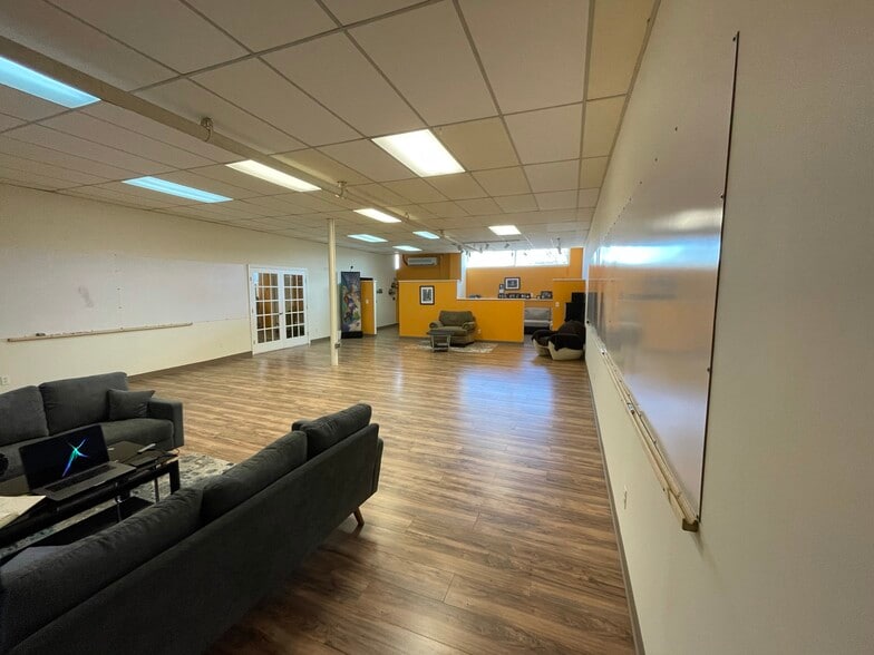 More Photos Of 86 Lackawanna Ave, Woodland Park Warehouse For Lease