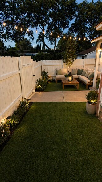 More Photos Of 22157 Clarendon St, Woodland Hills Office Residential For Sale