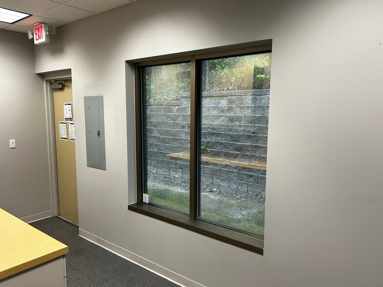 More Photos Of 4245 Johns Creek Pky, Suwanee Medical For Lease