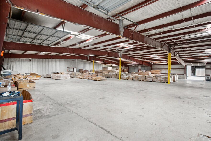 More Photos Of 9300 Brown Ln, Austin Warehouse For Lease