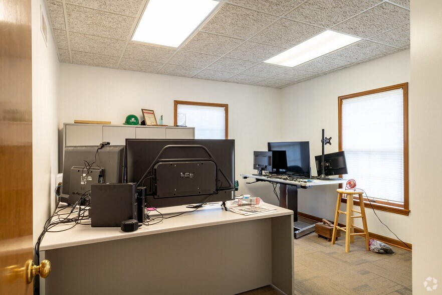 More Photos Of 53425-53445 Grand River Ave, New Hudson Office For Sale