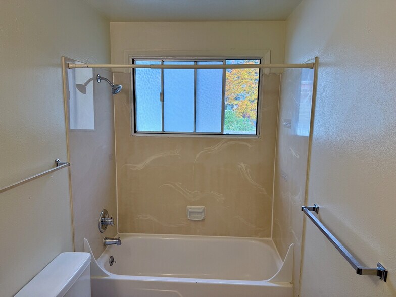 More Photos Of 426 NW 11th St, Corvallis Apartments For Sale