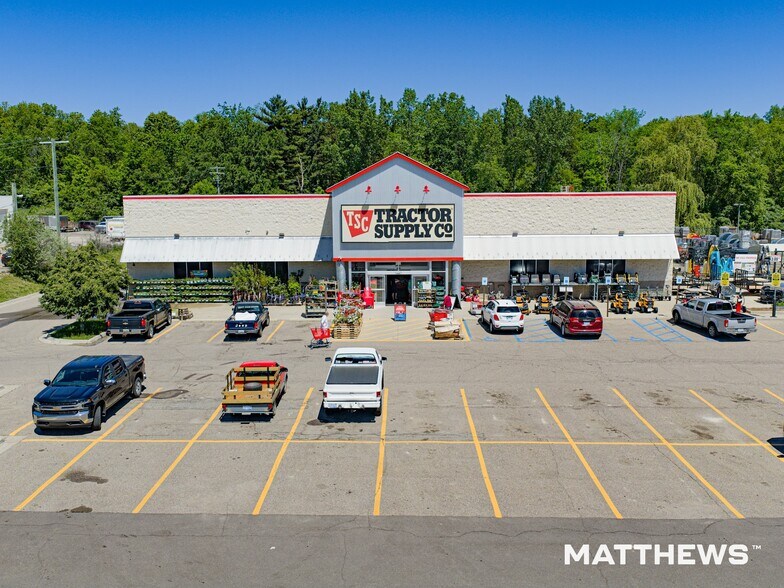 Primary Photo Of 10150 Highland Rd, White Lake Township Freestanding For Sale