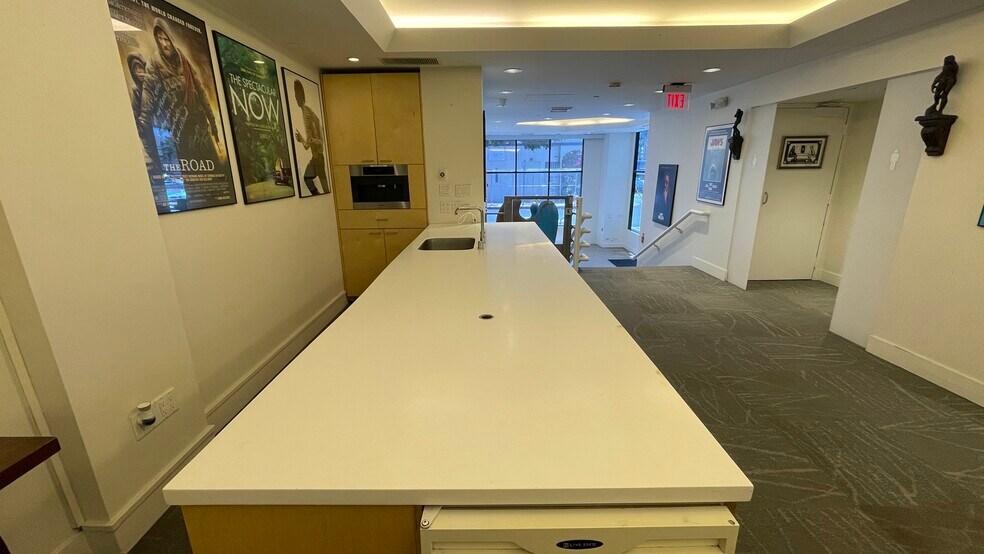 More Photos Of 640 S San Vicente Blvd, Los Angeles Medical For Lease