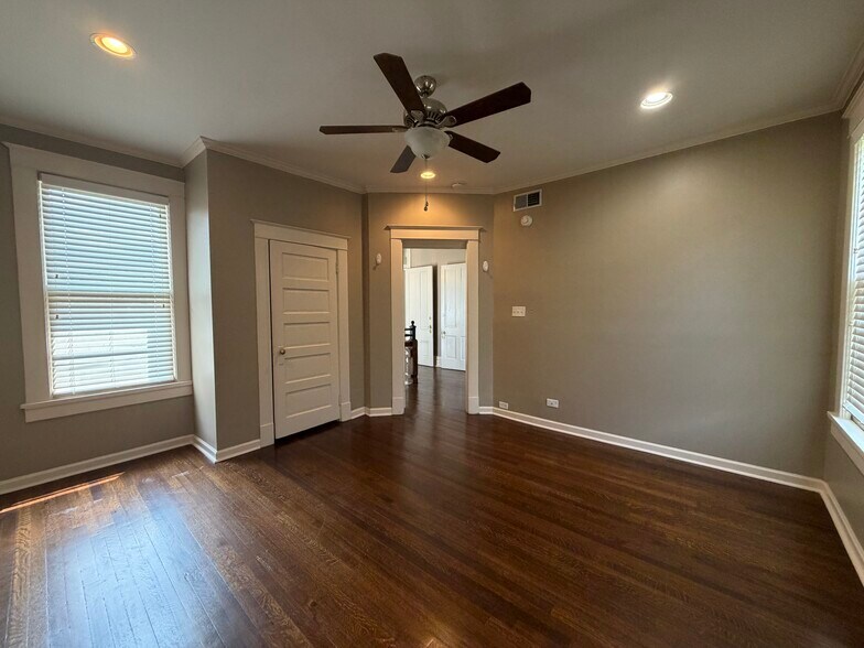 More Photos Of 28 S Idlewild St, Memphis Freestanding For Sale