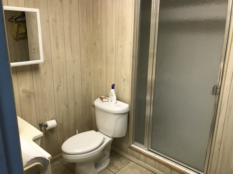 More Photos Of 733 Clearwater Largo Rd N, Largo Storefront For Lease