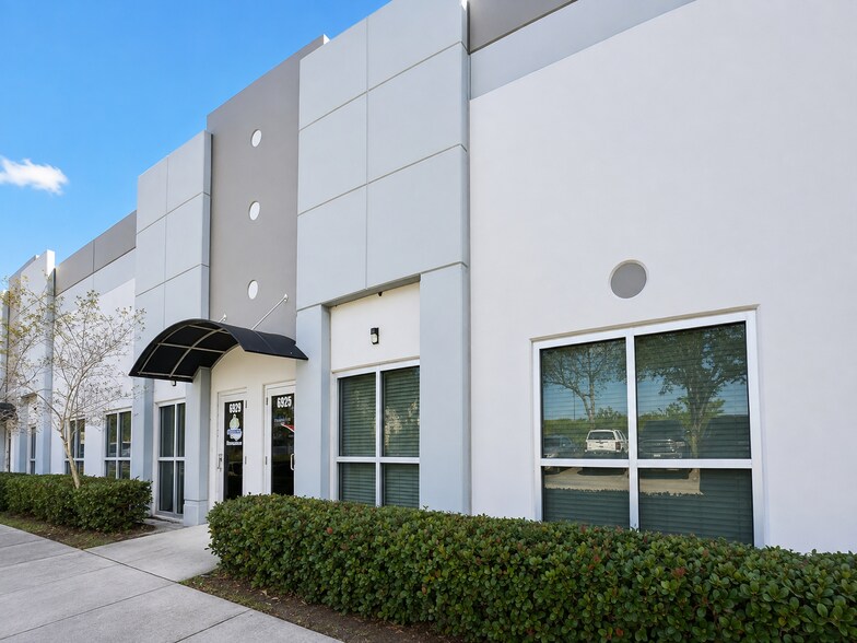 More Photos Of 6901-6945 NW LTC Pky, Port Saint Lucie Warehouse For Lease