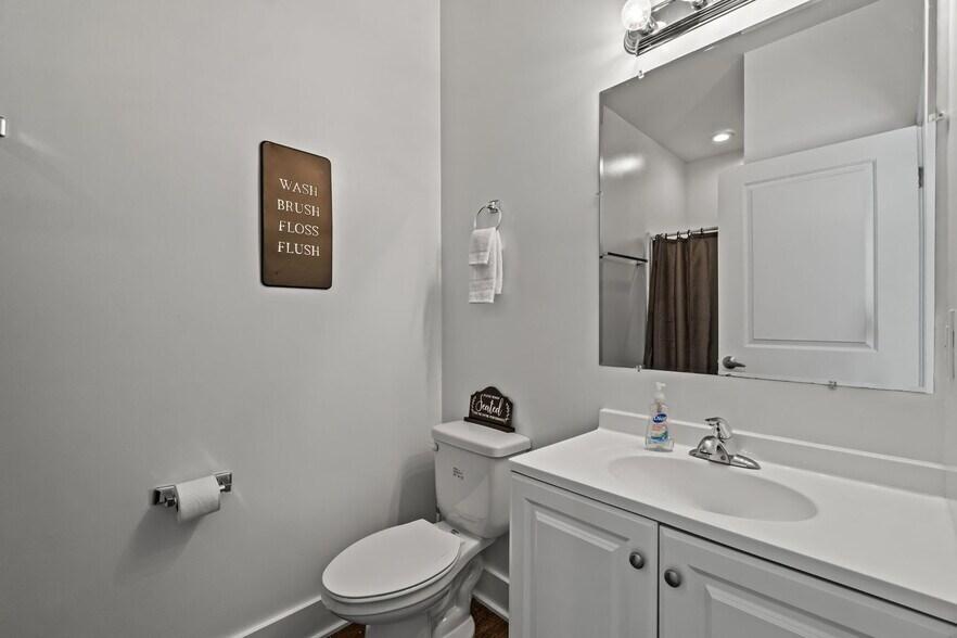 More Photos Of 2906 Sarah Jean Ct, Panama City Manufactured Housing Mobile Home Park For Sale