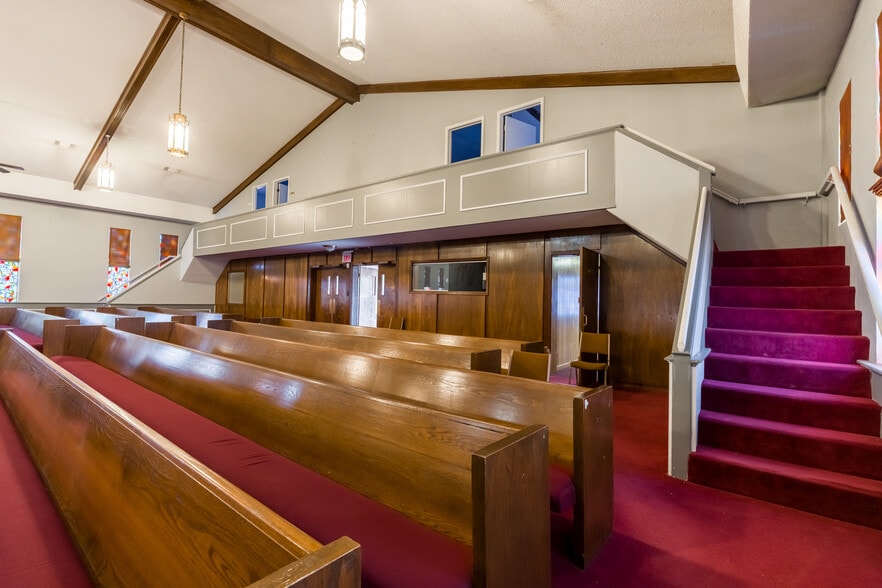 More Photos Of 1809 34th St, Lubbock Religious Facility For Sale