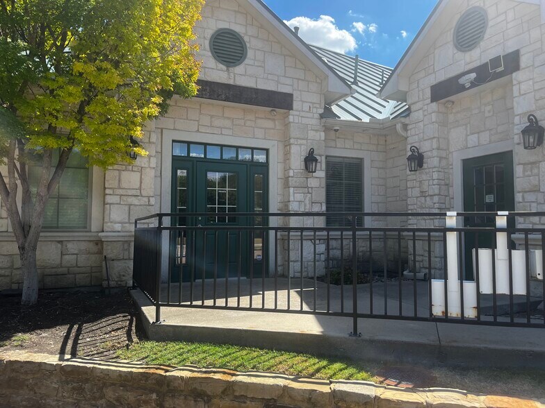 More Photos Of 305 W Spring Creek Pky, Plano Medical For Sale