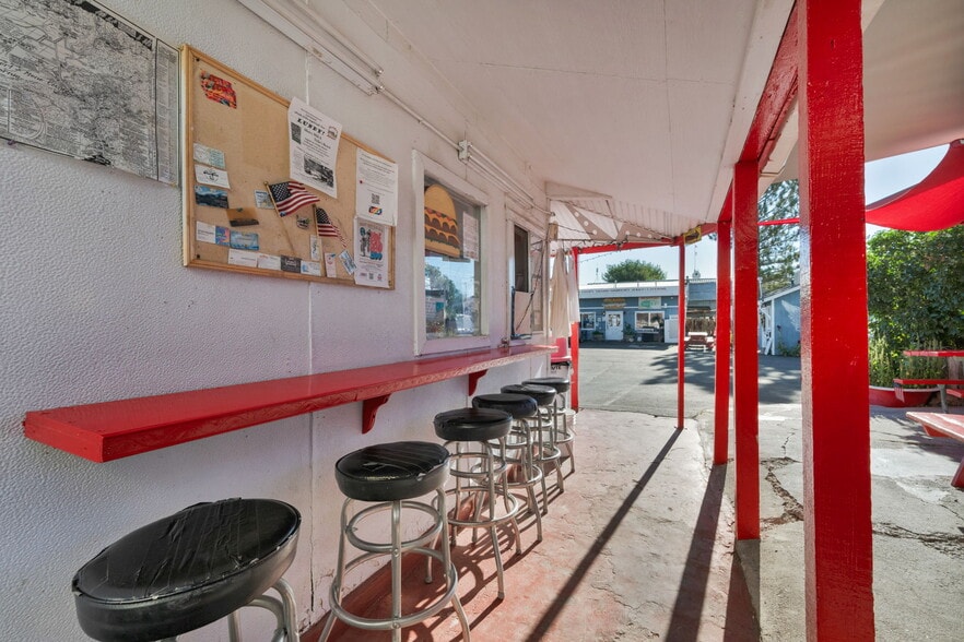 More Photos Of 198 Main St, Bridgeport Restaurant For Sale