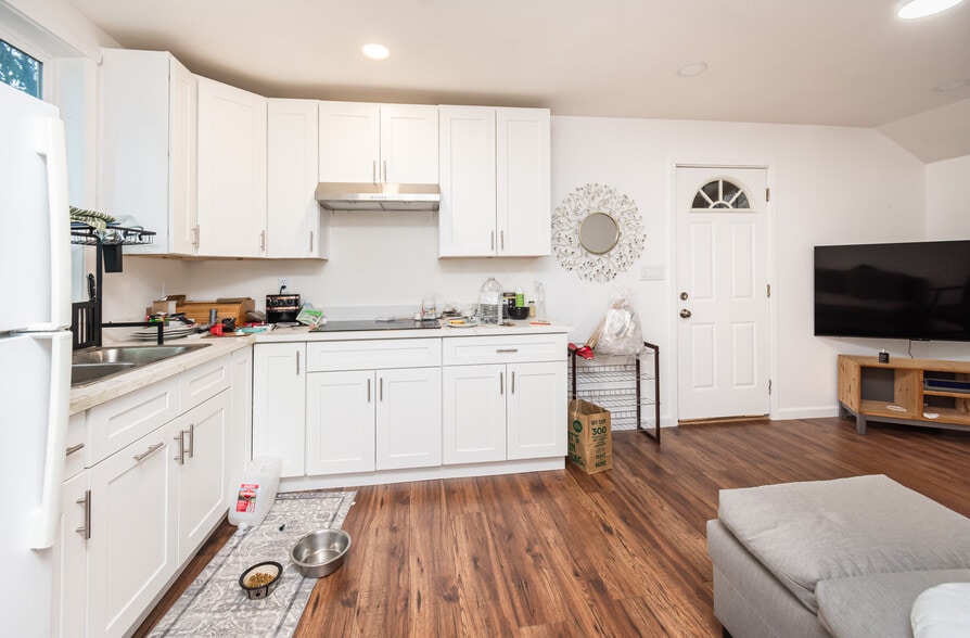 More Photos Of 1535 Arcade Blvd, Sacramento Multifamily For Sale
