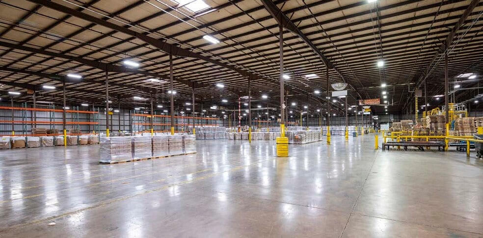 More Photos Of 5380 Vine St, Cincinnati Manufacturing For Sale