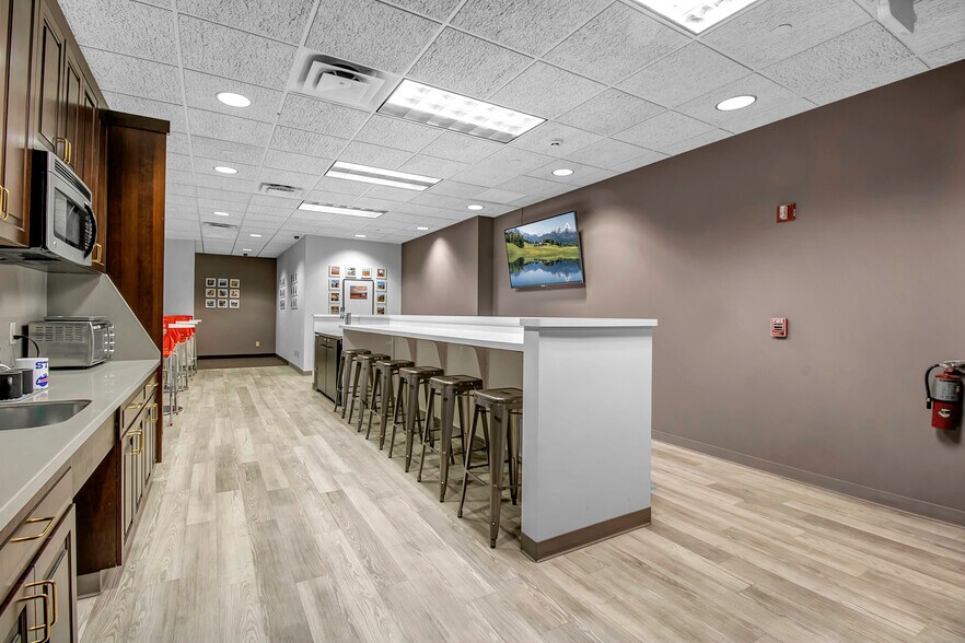 More Photos Of 1250 Pittsford Victor Rd, Pittsford Office For Lease