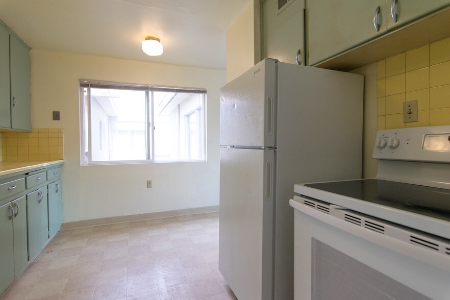More Photos Of 527 E 1st St, Port Angeles Apartments For Sale