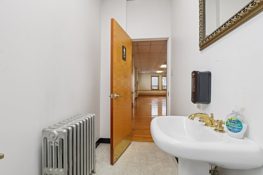 More Photos Of 2595 Yardville Hamilton Square Rd, Hamilton Office For Sale