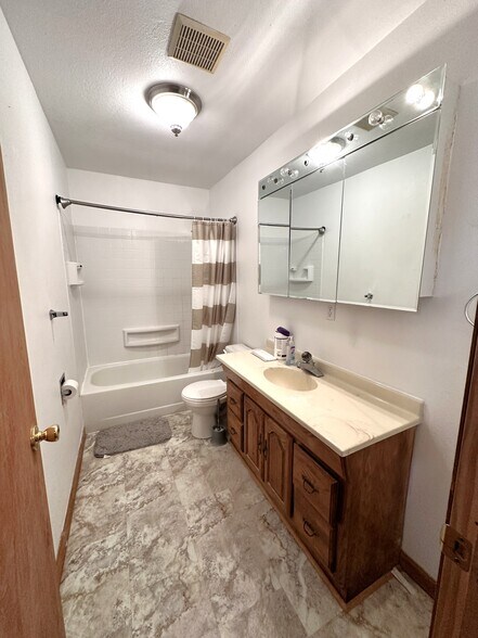 More Photos Of 309 8th St, Hugo Apartments For Sale