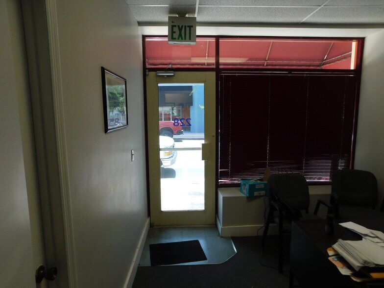 More Photos Of 120 E Pine St, Lakeland Office For Lease