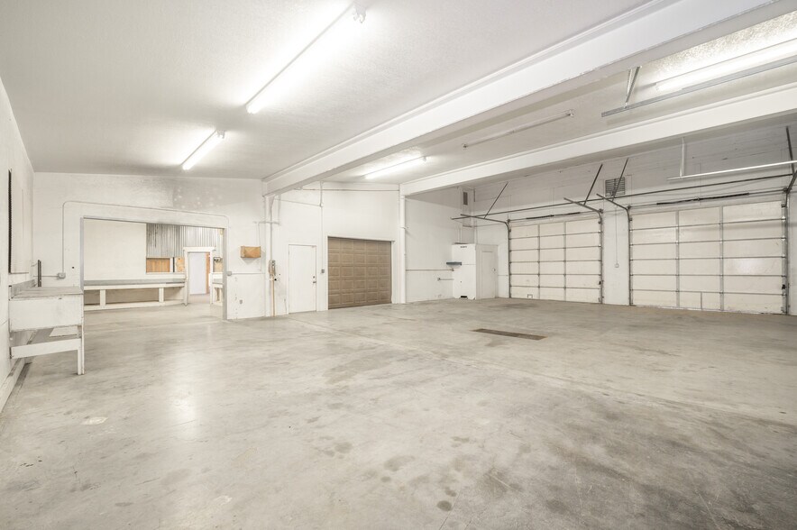 More Photos Of 17602 Highway 145, Dolores Warehouse For Sale