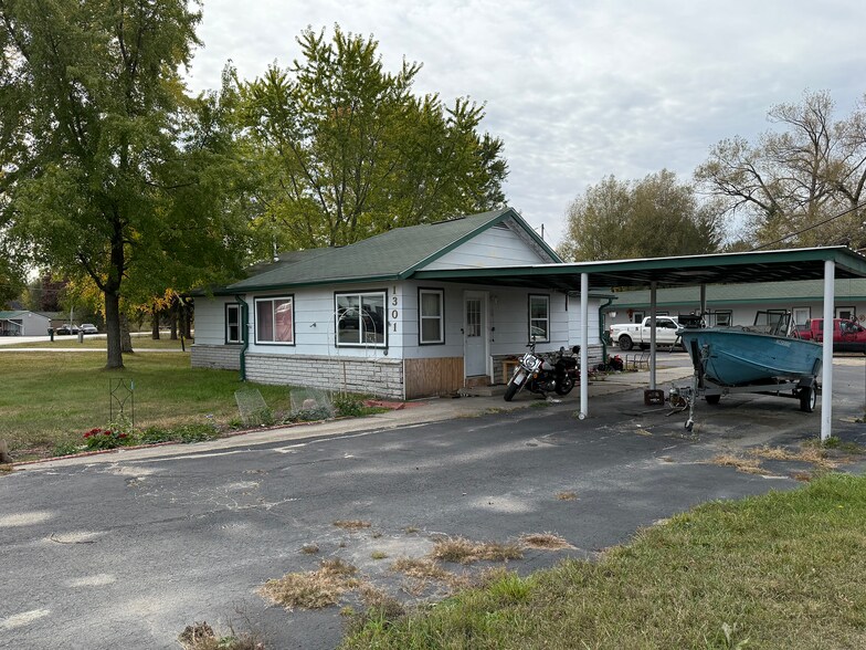 More Photos Of 1301 Mackinaw Ave, Cheboygan Hotel For Sale