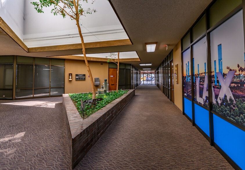 More Photos Of 9100 S Sepulveda Blvd, Los Angeles Office For Lease