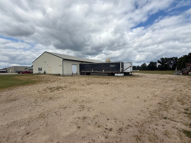 Primary Photo Of 1975 Spindt Dr, Waupaca Industrial For Sale
