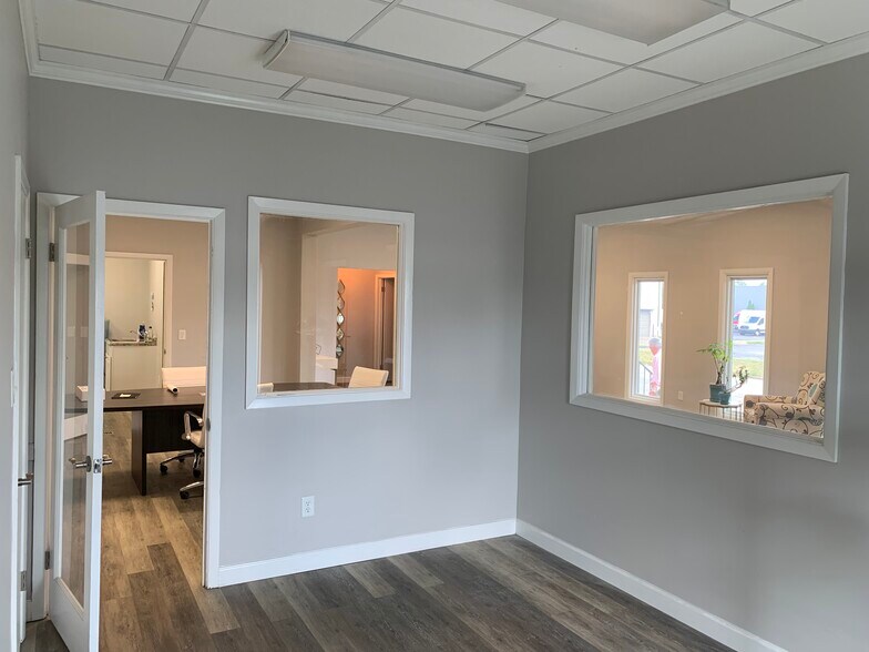 More Photos Of 2110 Maywill St, Richmond Light Distribution For Lease