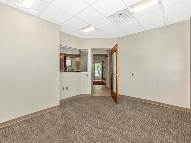 More Photos Of 100 S Main St, Smithsburg Bank For Sale