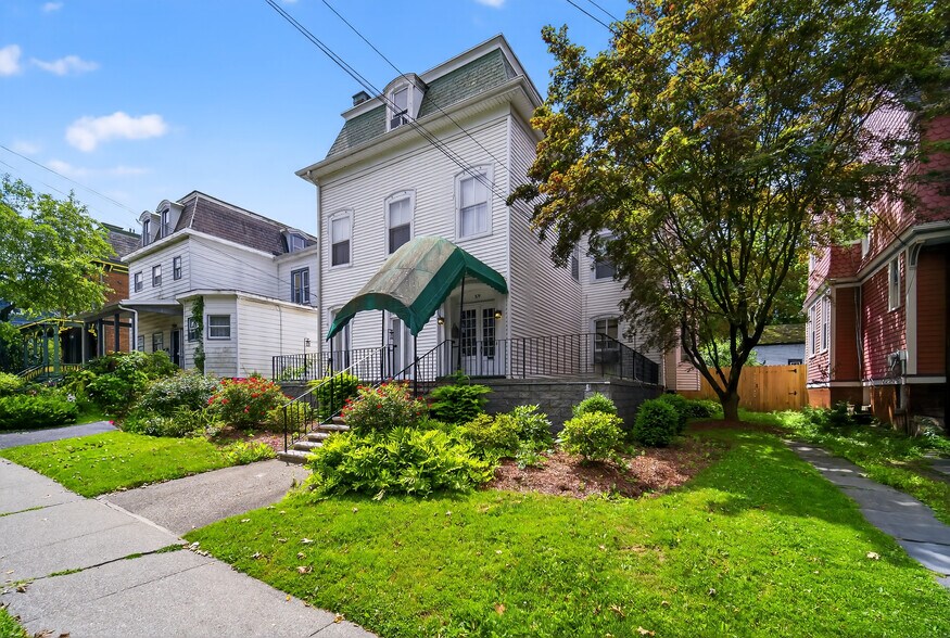 More Photos Of 59 Montgomery St, Poughkeepsie Funeral Home For Sale