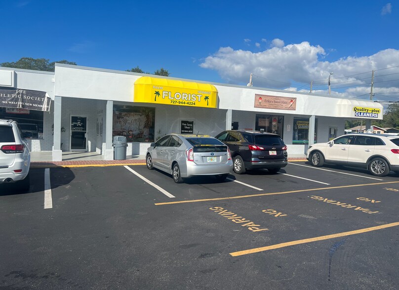 More Photos Of 1960-1992 S Alt 19 Hwy, Tarpon Springs Unknown For Lease