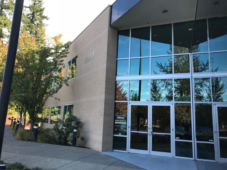 More Photos Of 8440 SE Sunnybrook Blvd, Clackamas Medical For Lease