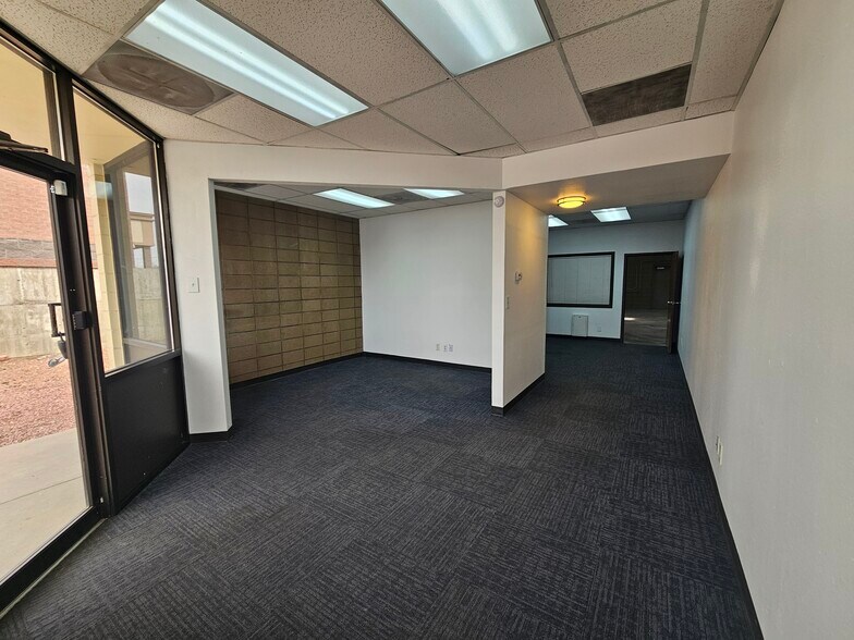 More Photos Of 2930-2938 Janitell Rd, Colorado Springs Showroom For Lease