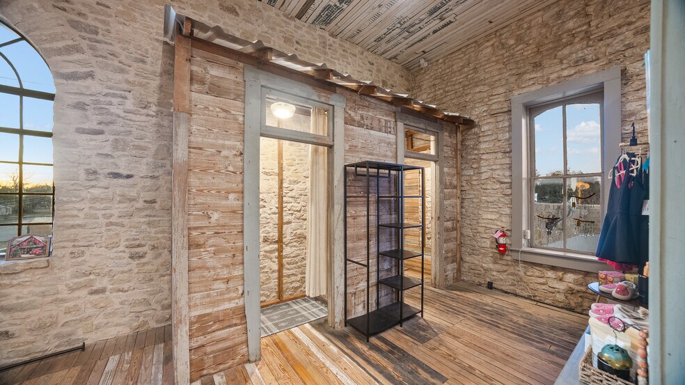 More Photos Of 101 N Elm, Hico General Retail For Sale