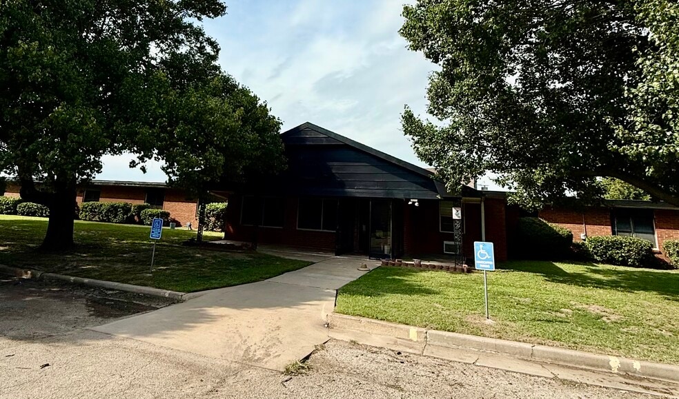 More Photos Of 1301 N 5th St, Tonkawa Assisted Living For Sale