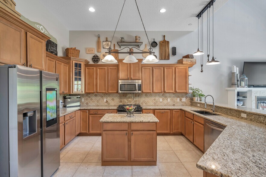 More Photos Of 429 2nd St S, Safety Harbor Specialty For Sale