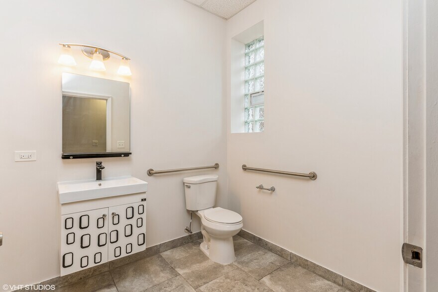 More Photos Of 8246-8248 S Racine Ave, Chicago Apartments For Lease