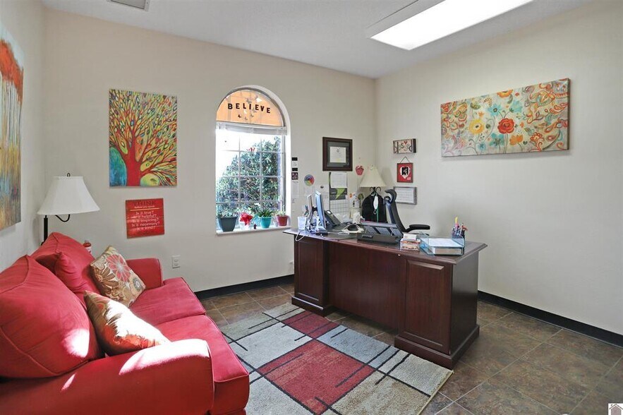 More Photos Of 145 Vine St, Benton Medical For Sale