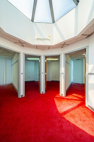 More Photos Of 1080 Caroline Dr, Washington Office For Sale