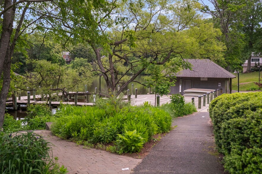 More Photos Of 9725 Lookout Pl, Gaithersburg Healthcare For Sale