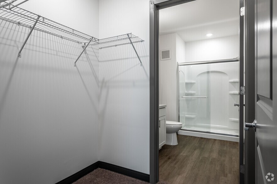 More Photos Of 366 E Broad St, Columbus Apartments For Lease