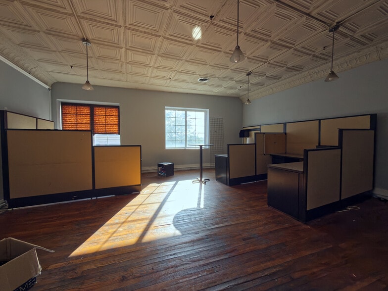 More Photos Of 308 N Main St, Mount Airy Storefront Retail Office For Sale