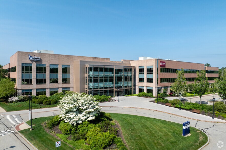 More Photos Of 100 Waumbec Dr, Dover Unknown For Lease