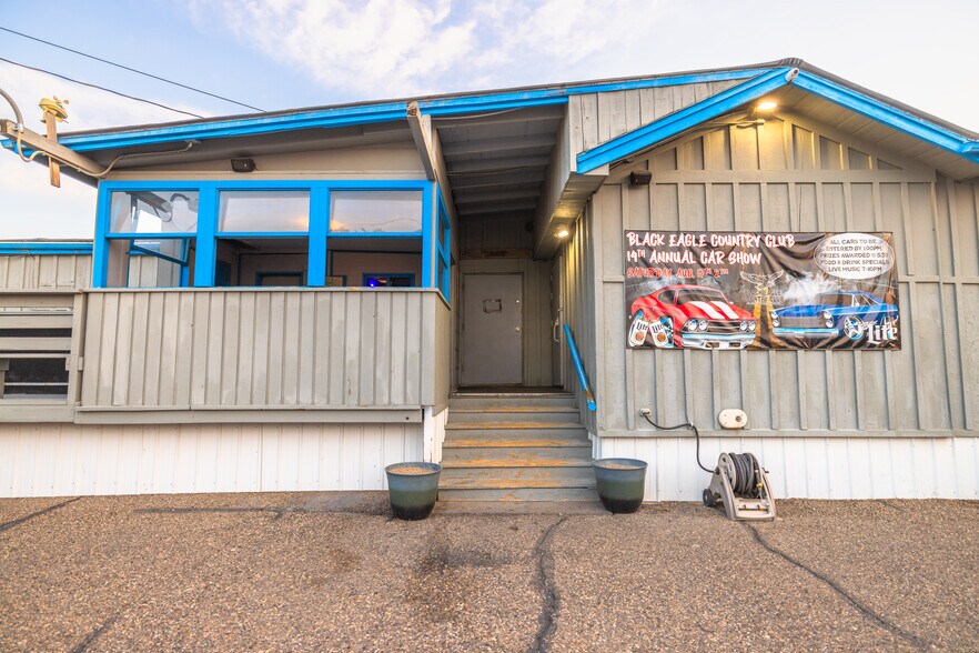 More Photos Of 1126 Smelter Ave NE, Black Eagle Bar For Sale