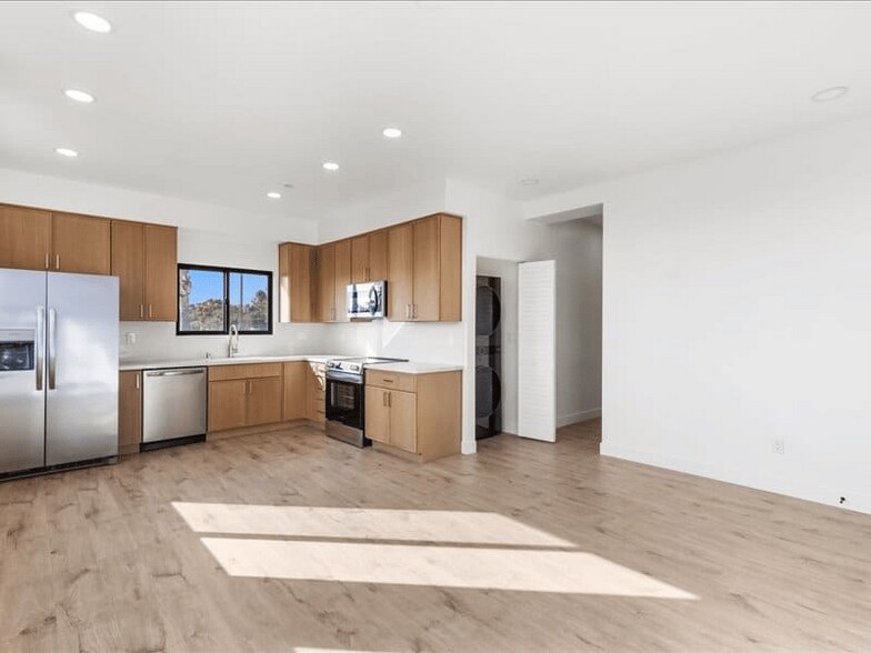 More Photos Of 3244 Clairemont Dr, San Diego Apartments For Sale