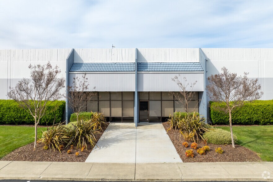 More Photos Of 1740-1760 Enterprise Blvd, West Sacramento Unknown For Lease