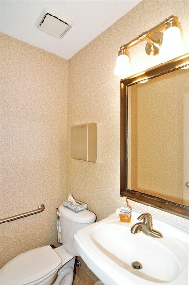 More Photos Of 12325 Scarsdale Blvd, Houston Medical For Sale